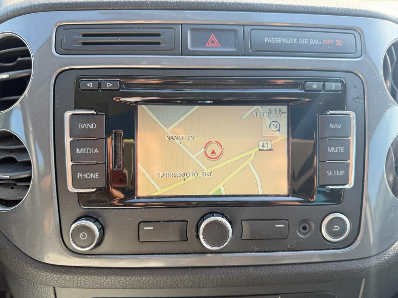 Volkswagen Tiguan 2.0T SE FWD 2012