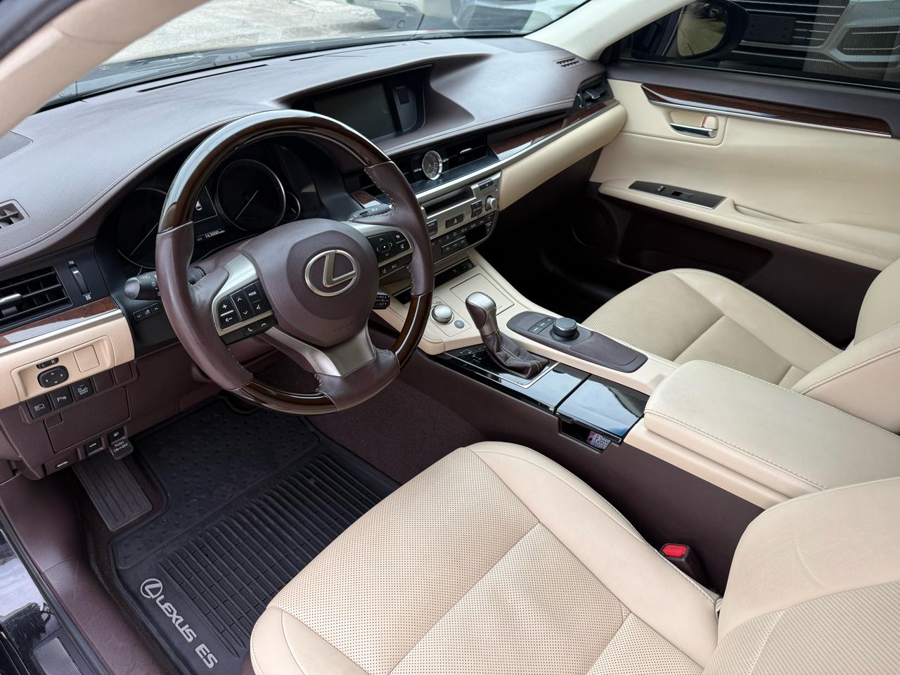 Lexus ES 350 Sedan 2017