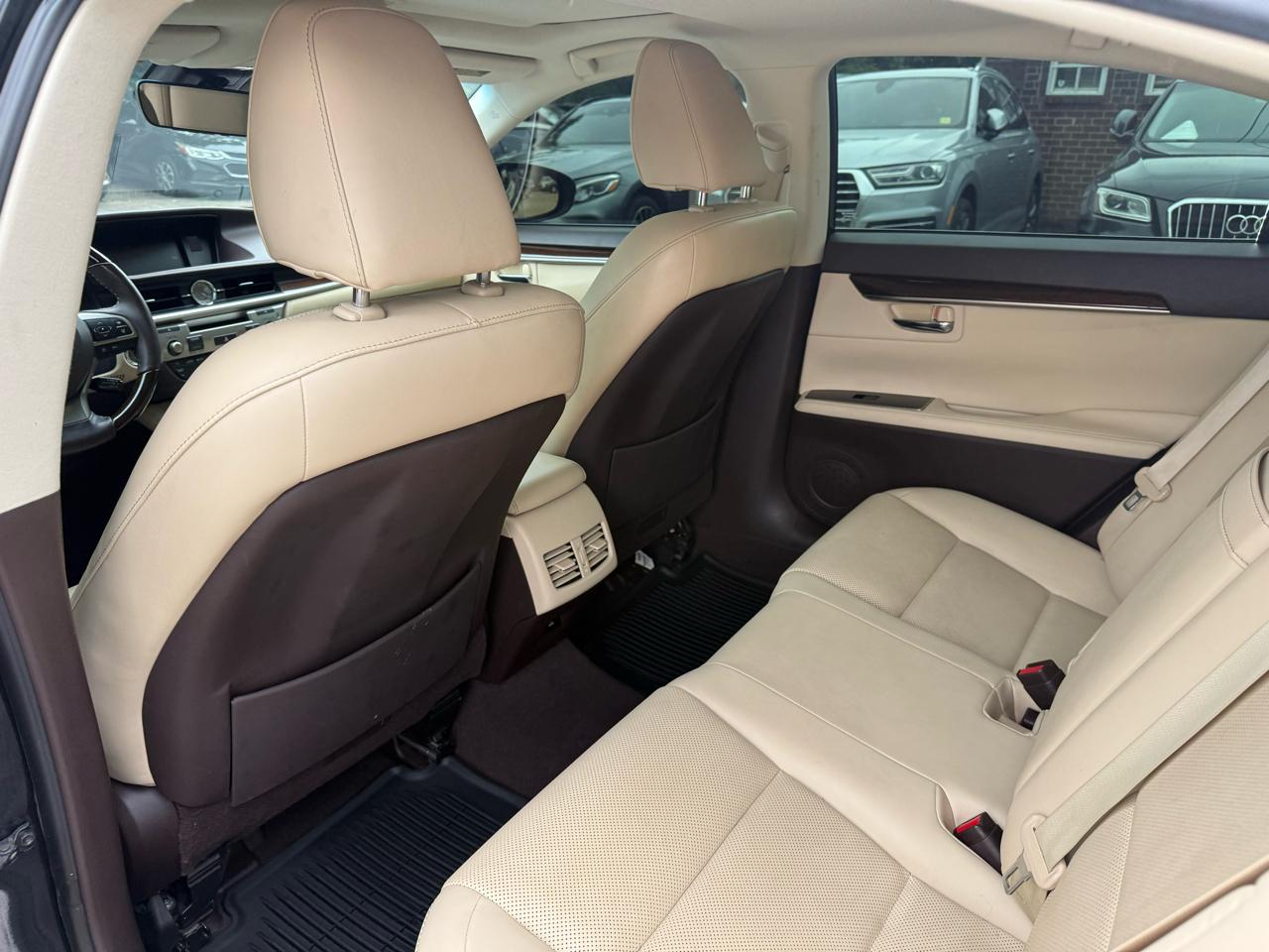 Lexus ES 350 Sedan 2017