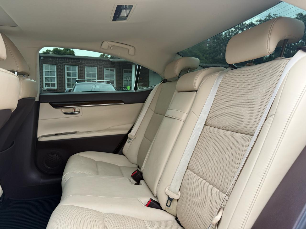 Lexus ES 350 Sedan 2017