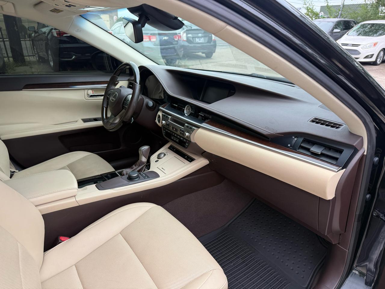 Lexus ES 350 Sedan 2017