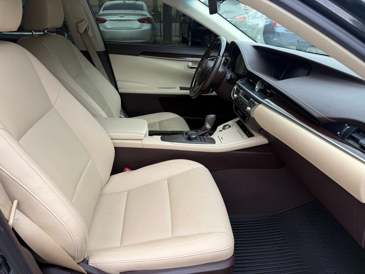 Lexus ES 350 Sedan 2017