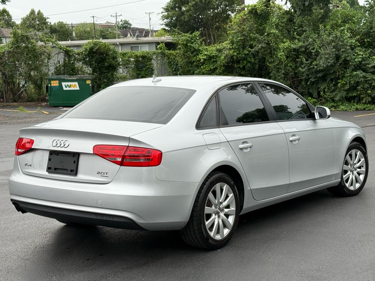 Audi A4 2.0T Premium Sedan quattro Manual 2013