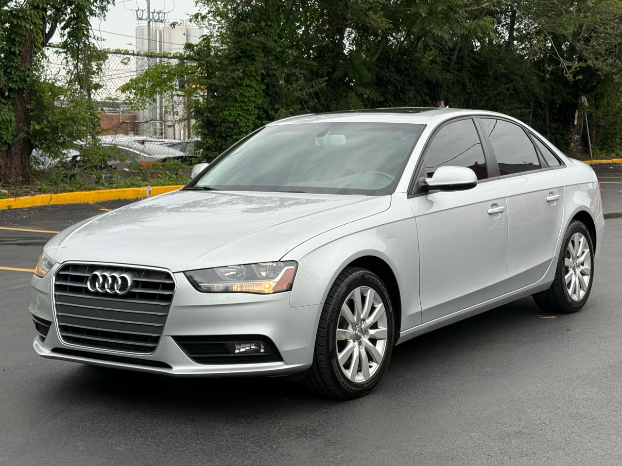 Audi A4 2.0T Premium Sedan quattro Manual 2013