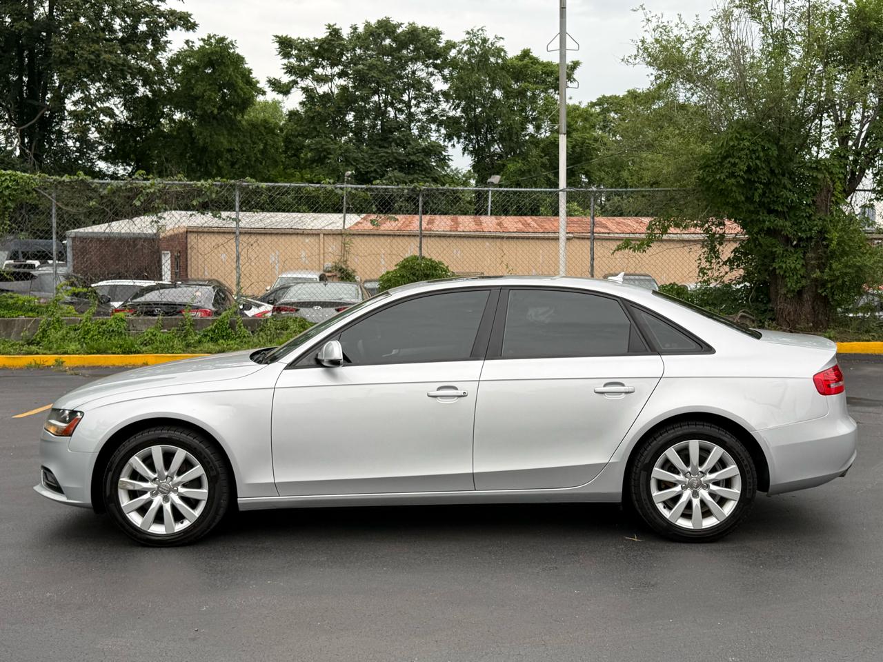 Audi A4 2.0T Premium Sedan quattro Manual 2013