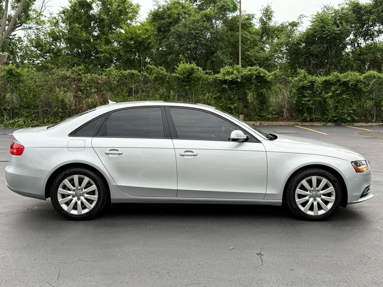 Audi A4 2.0T Premium Sedan quattro Manual 2013