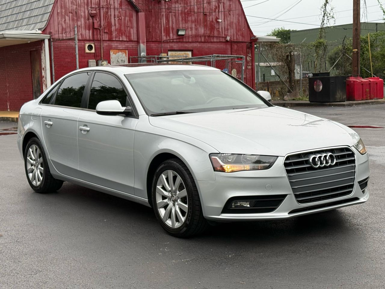 Audi A4 2.0T Premium Sedan quattro Manual 2013