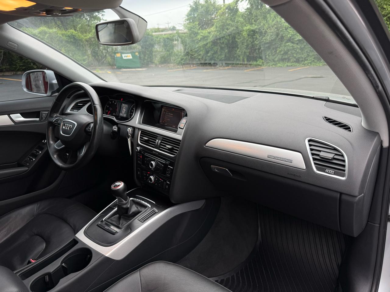 Audi A4 2.0T Premium Sedan quattro Manual 2013