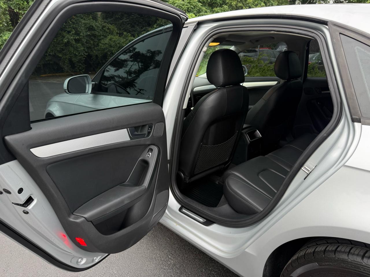 Audi A4 2.0T Premium Sedan quattro Manual 2013