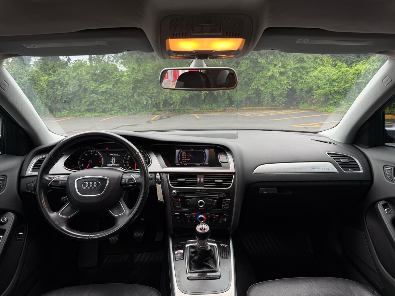 Audi A4 2.0T Premium Sedan quattro Manual 2013
