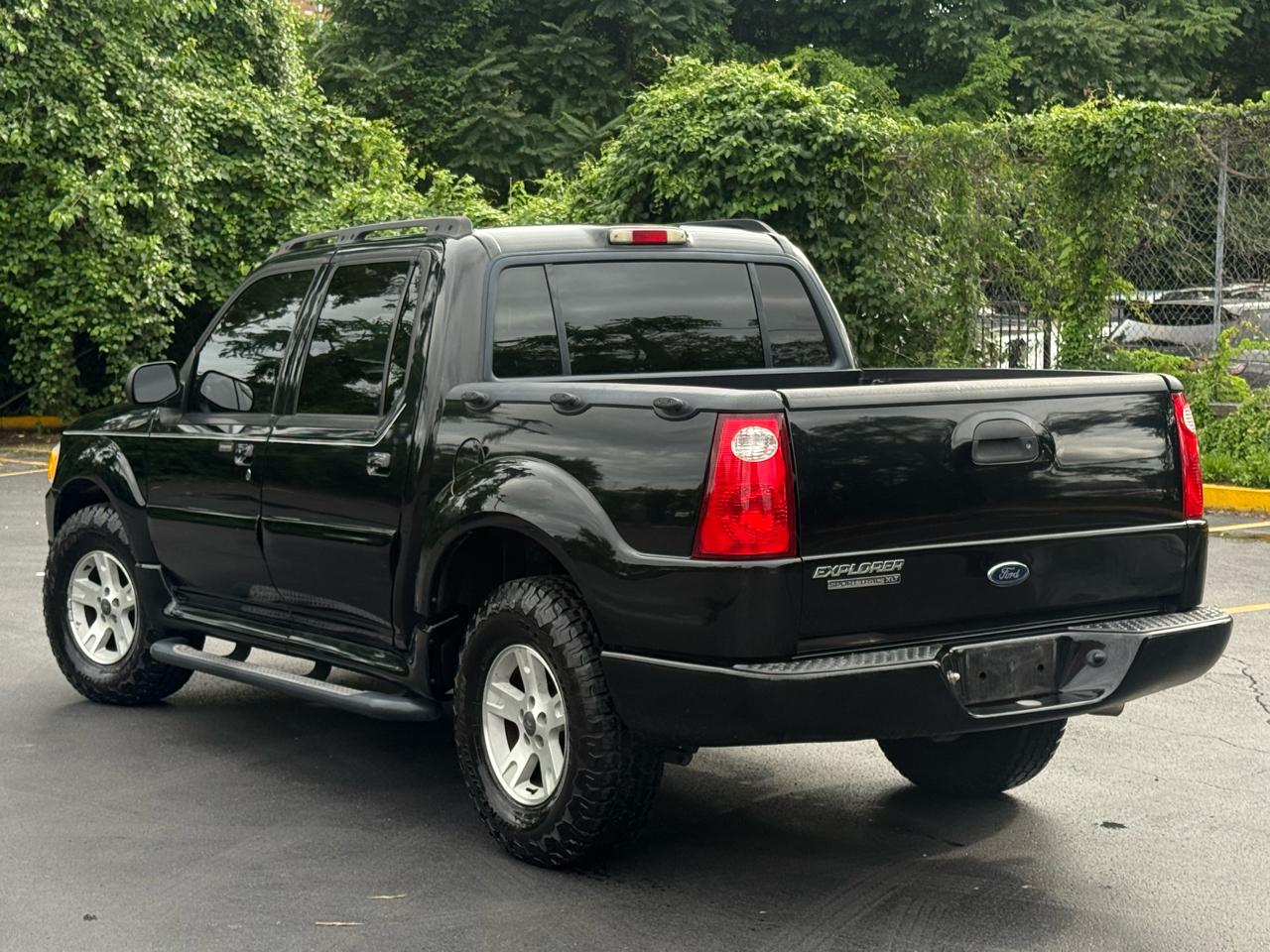 Ford Explorer Sport Trac XLT 2WD 2005
