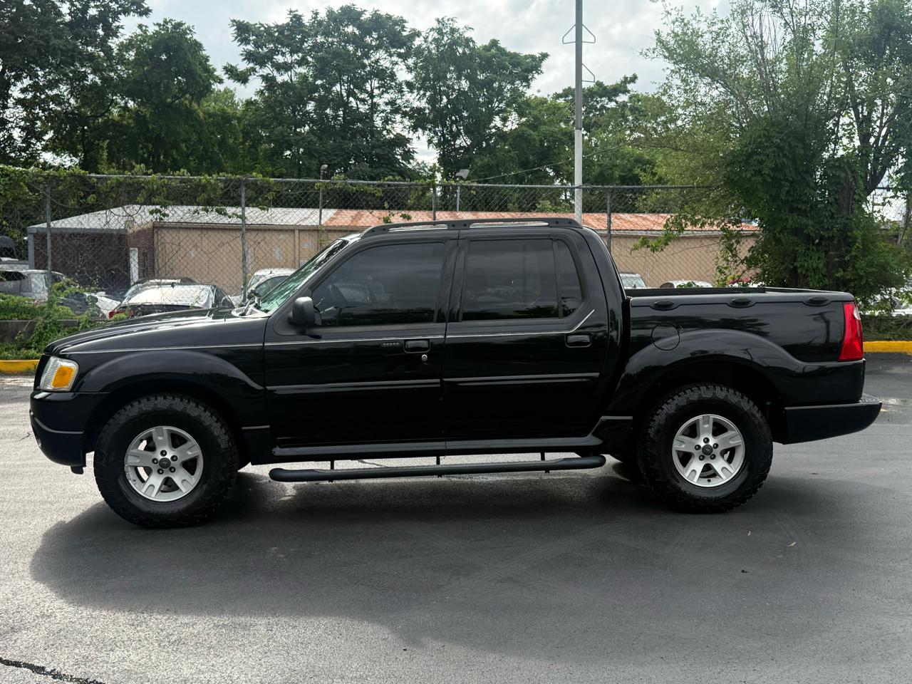 Ford Explorer Sport Trac XLT 2WD 2005
