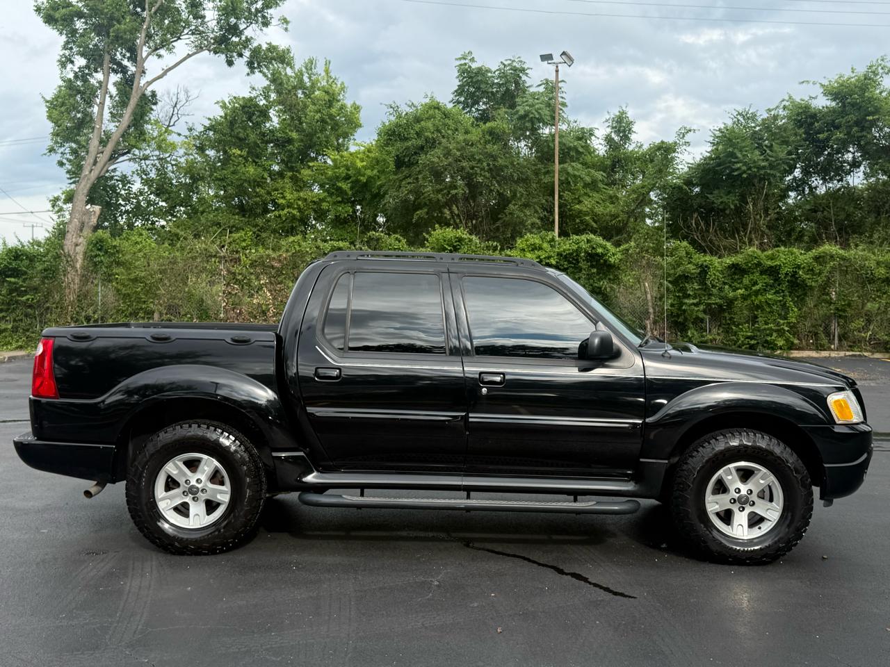 Ford Explorer Sport Trac XLT 2WD 2005