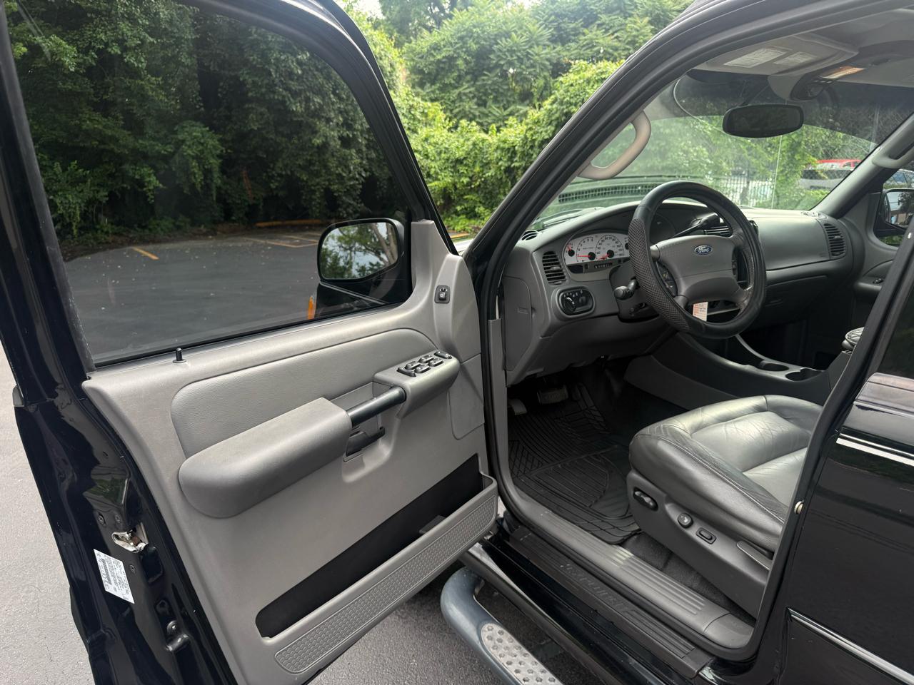 Ford Explorer Sport Trac XLT 2WD 2005