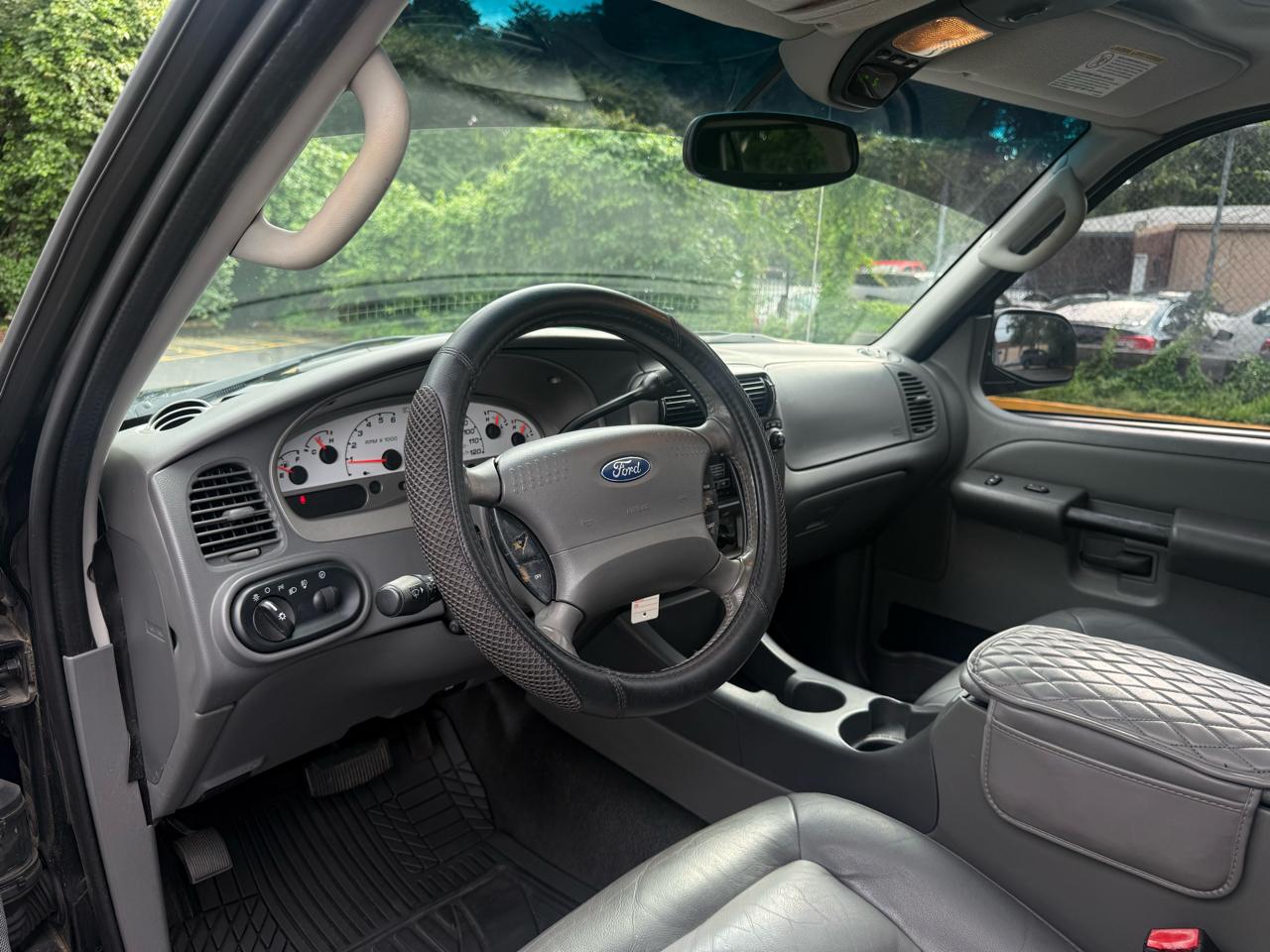 Ford Explorer Sport Trac XLT 2WD 2005