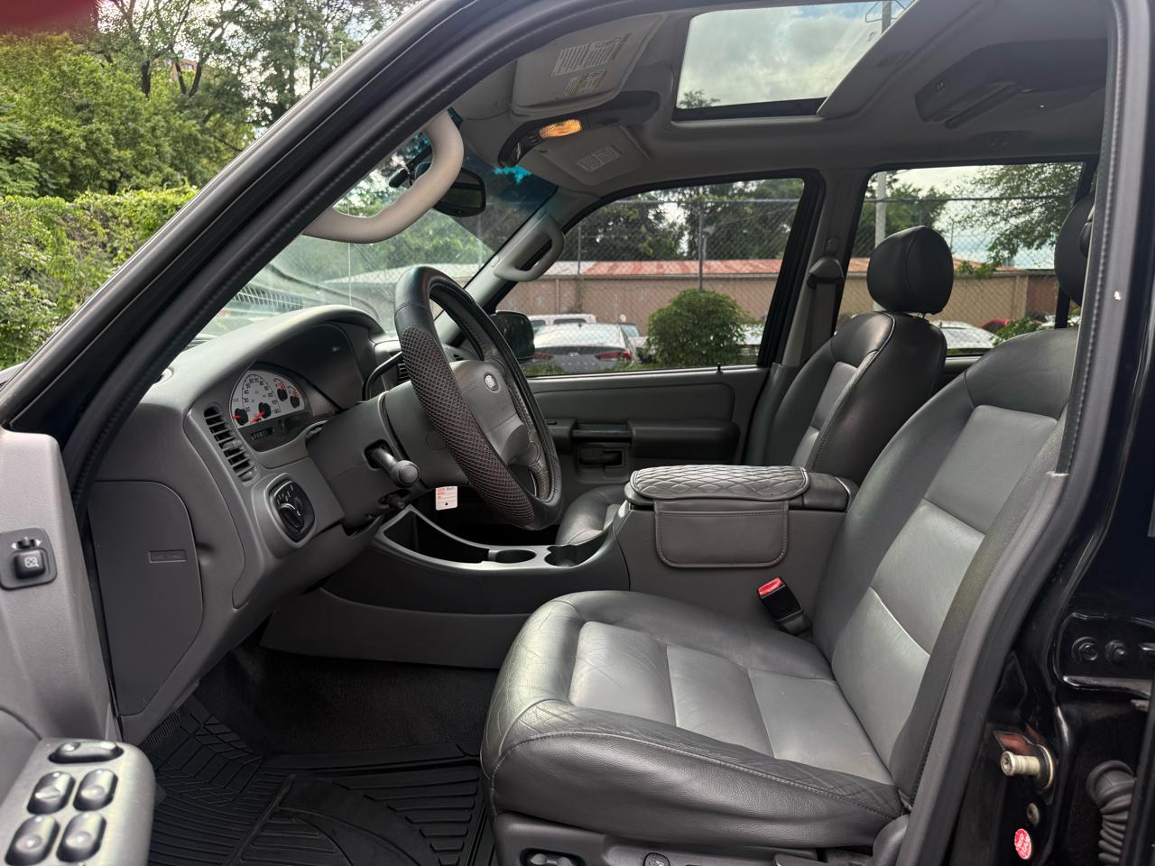 Ford Explorer Sport Trac XLT 2WD 2005