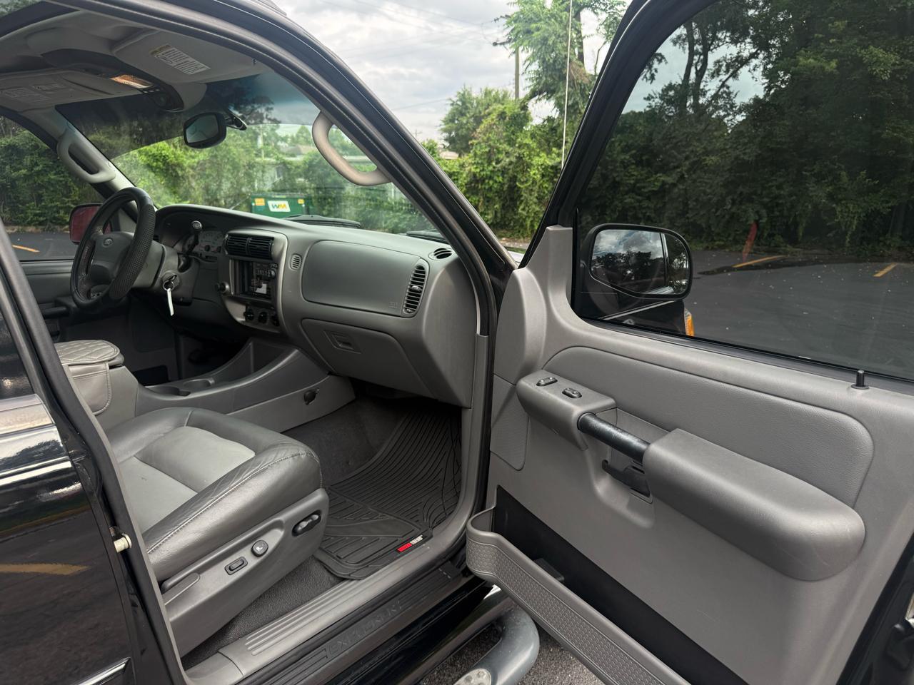 Ford Explorer Sport Trac XLT 2WD 2005