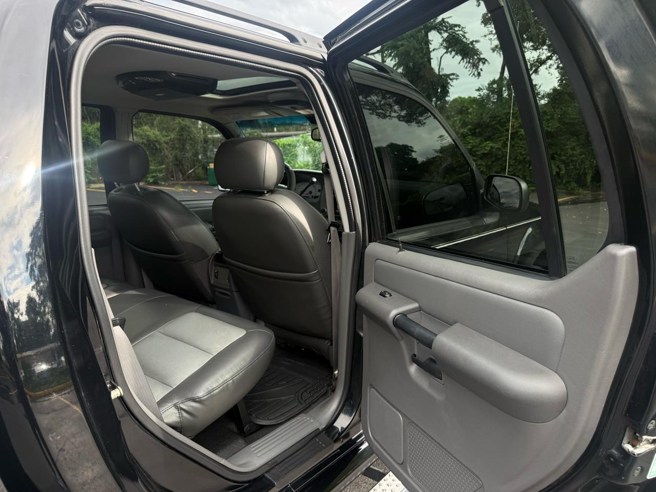 Ford Explorer Sport Trac XLT 2WD 2005