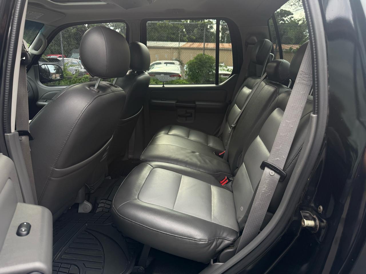 Ford Explorer Sport Trac XLT 2WD 2005