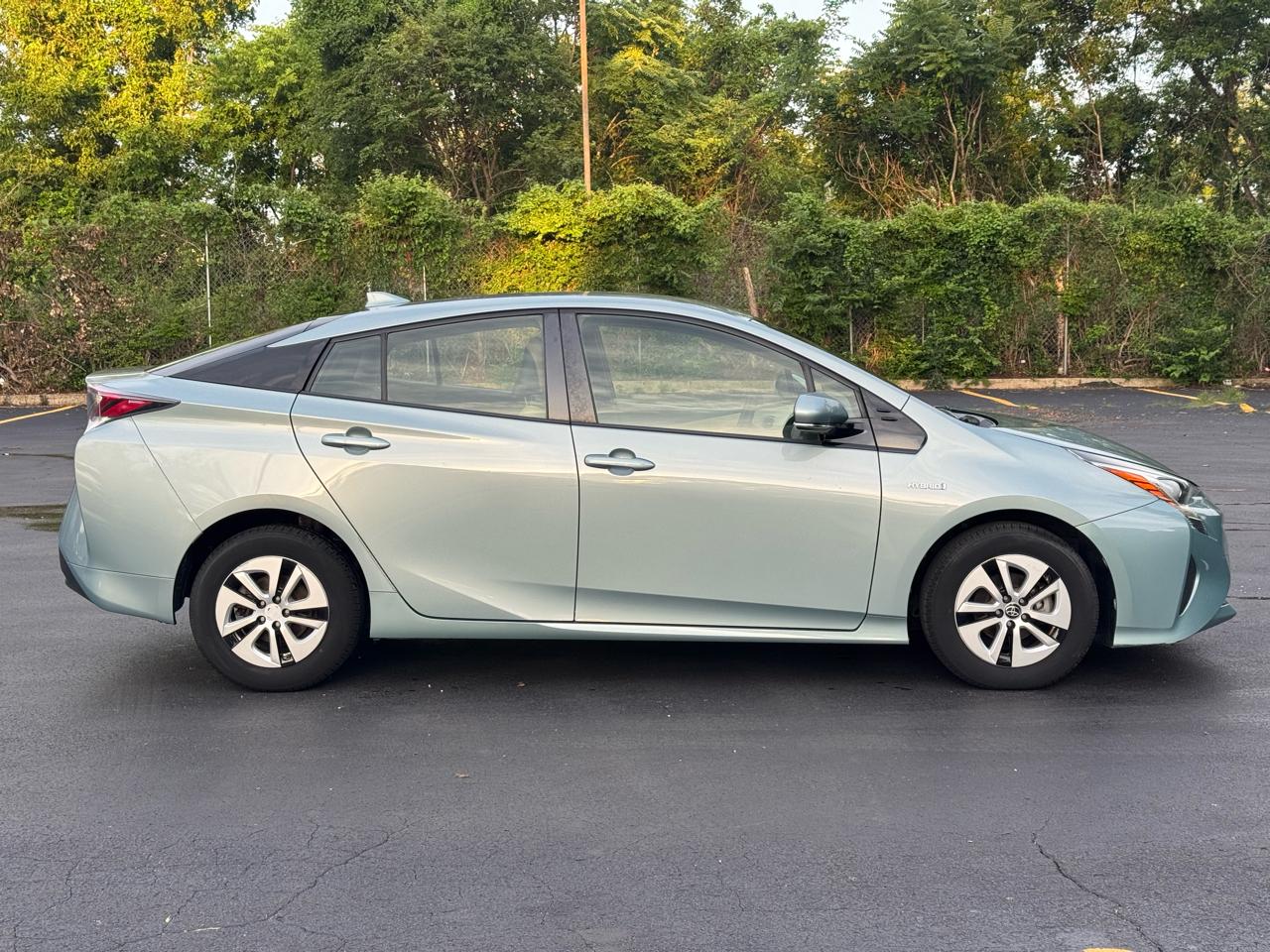 Toyota Prius Two Eco 2017