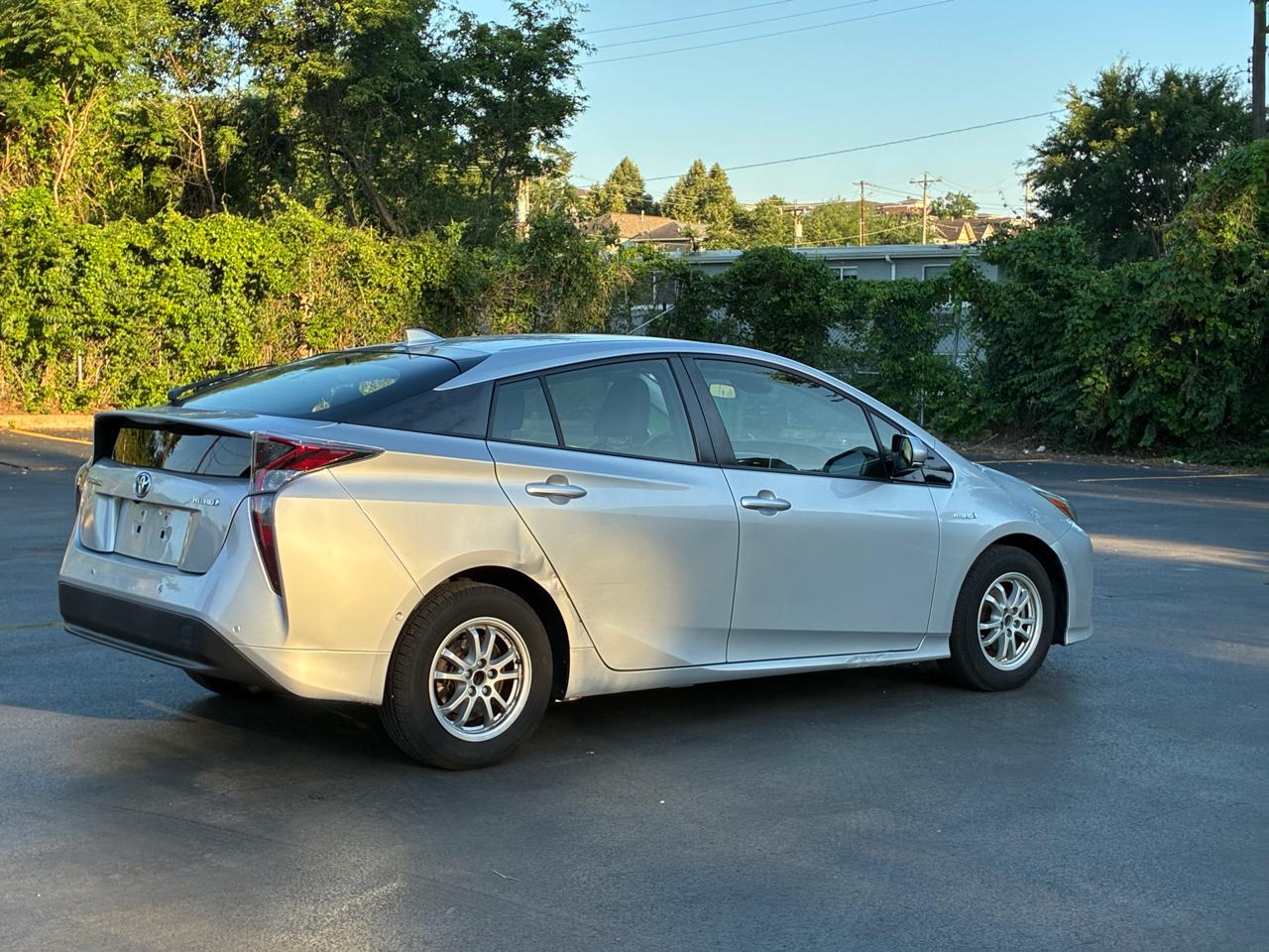 Toyota Prius Two 2018