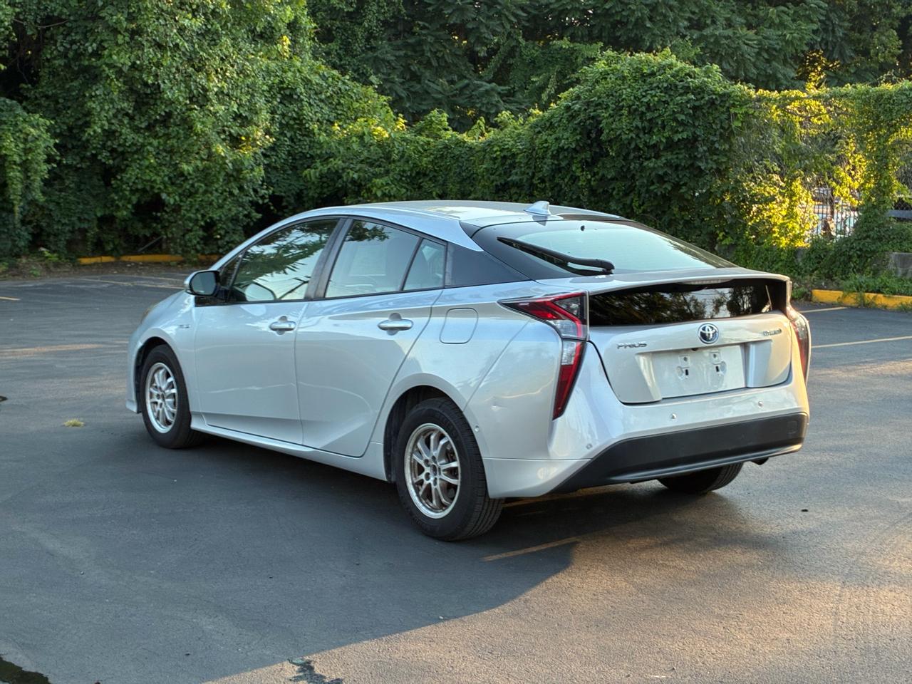 Toyota Prius Two 2018
