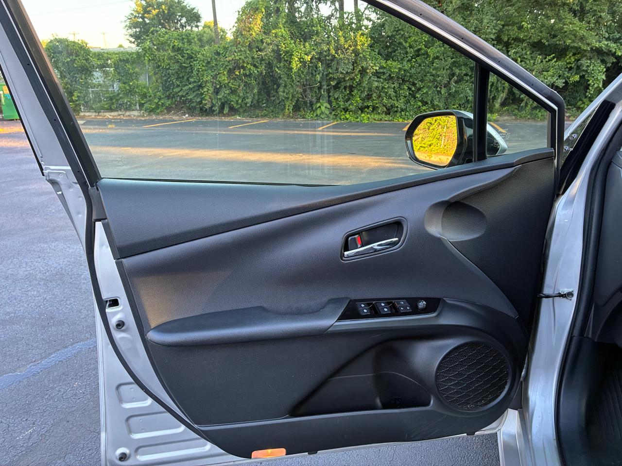 Toyota Prius Two 2018