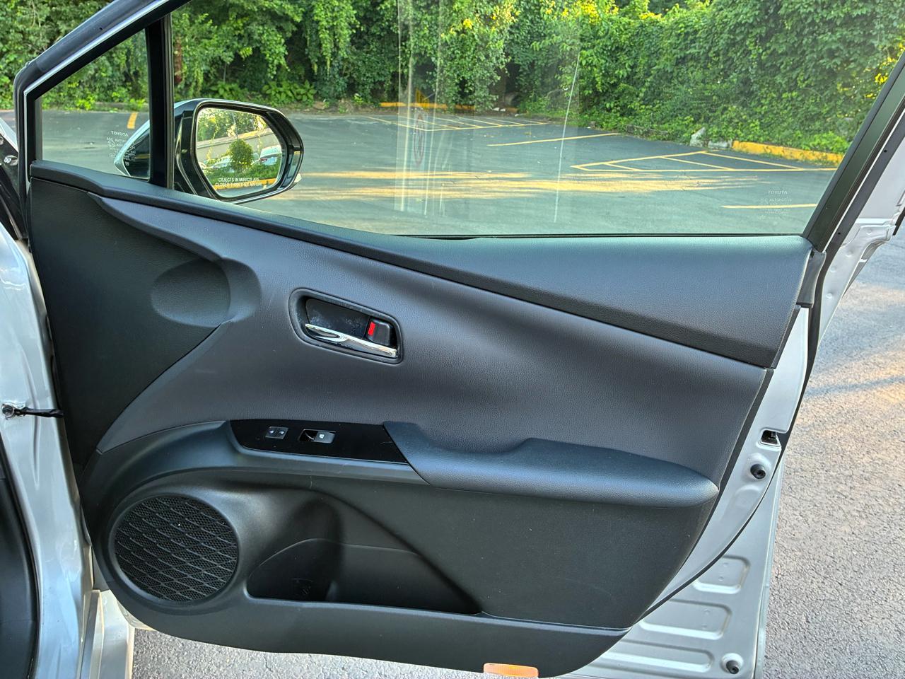 Toyota Prius Two 2018