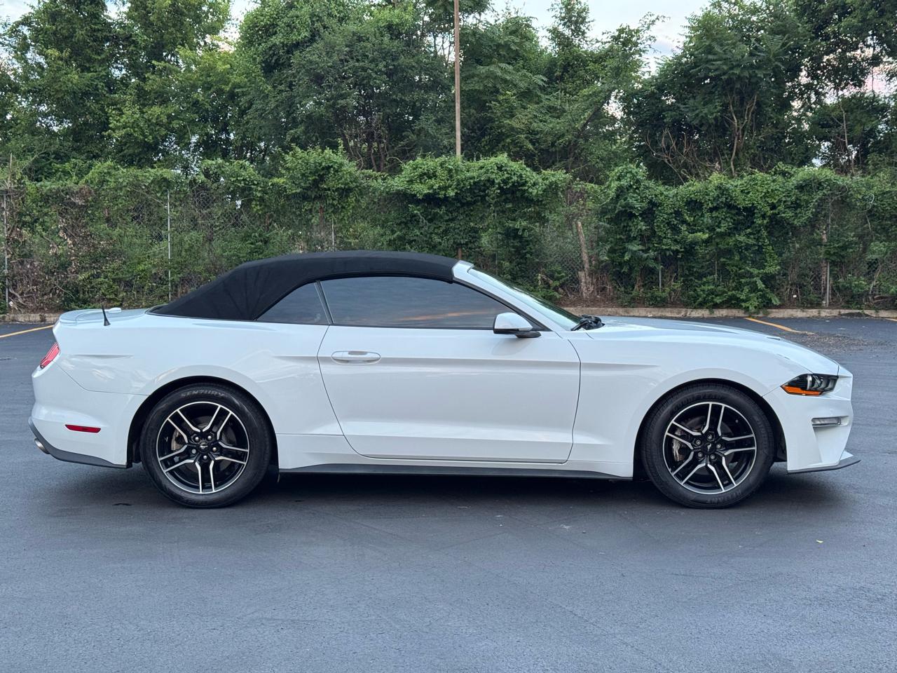 Ford Mustang EcoBoost Premium Convertible 2018