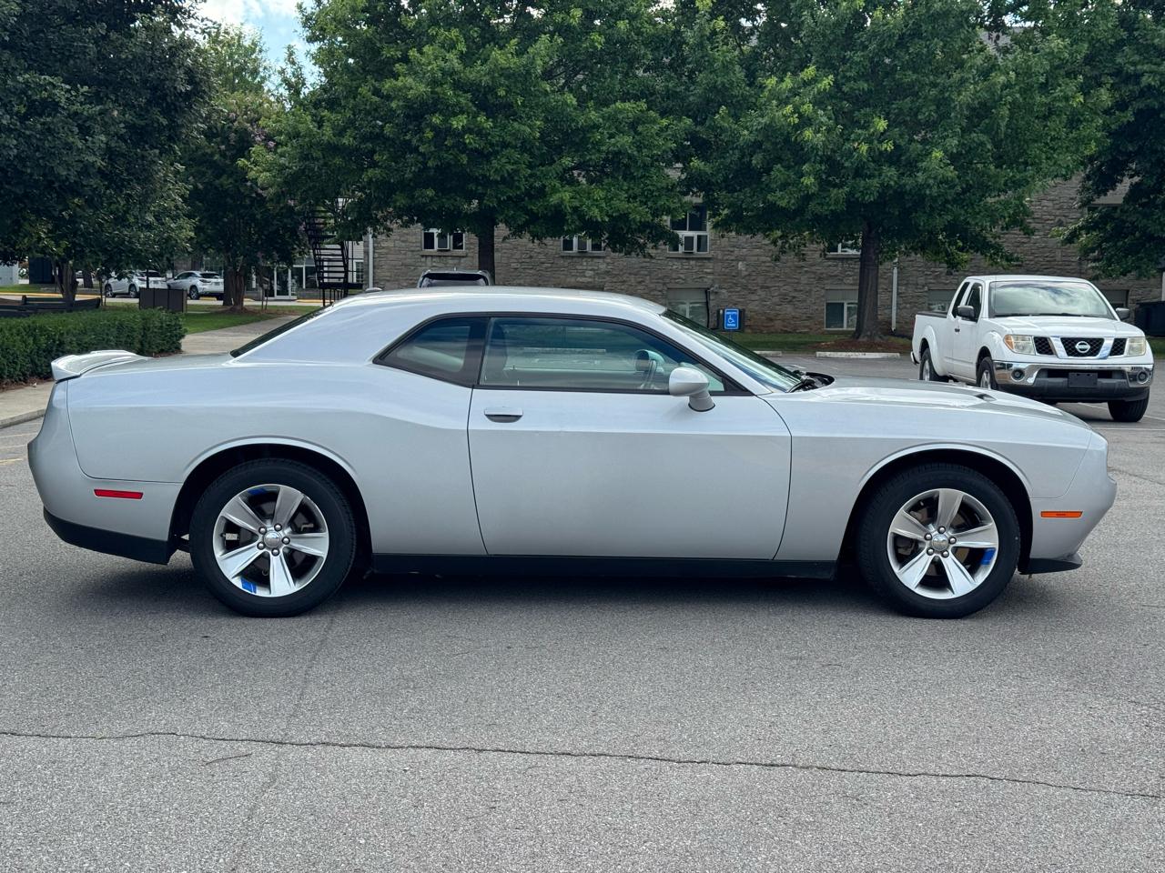Dodge Challenger SXT 2021