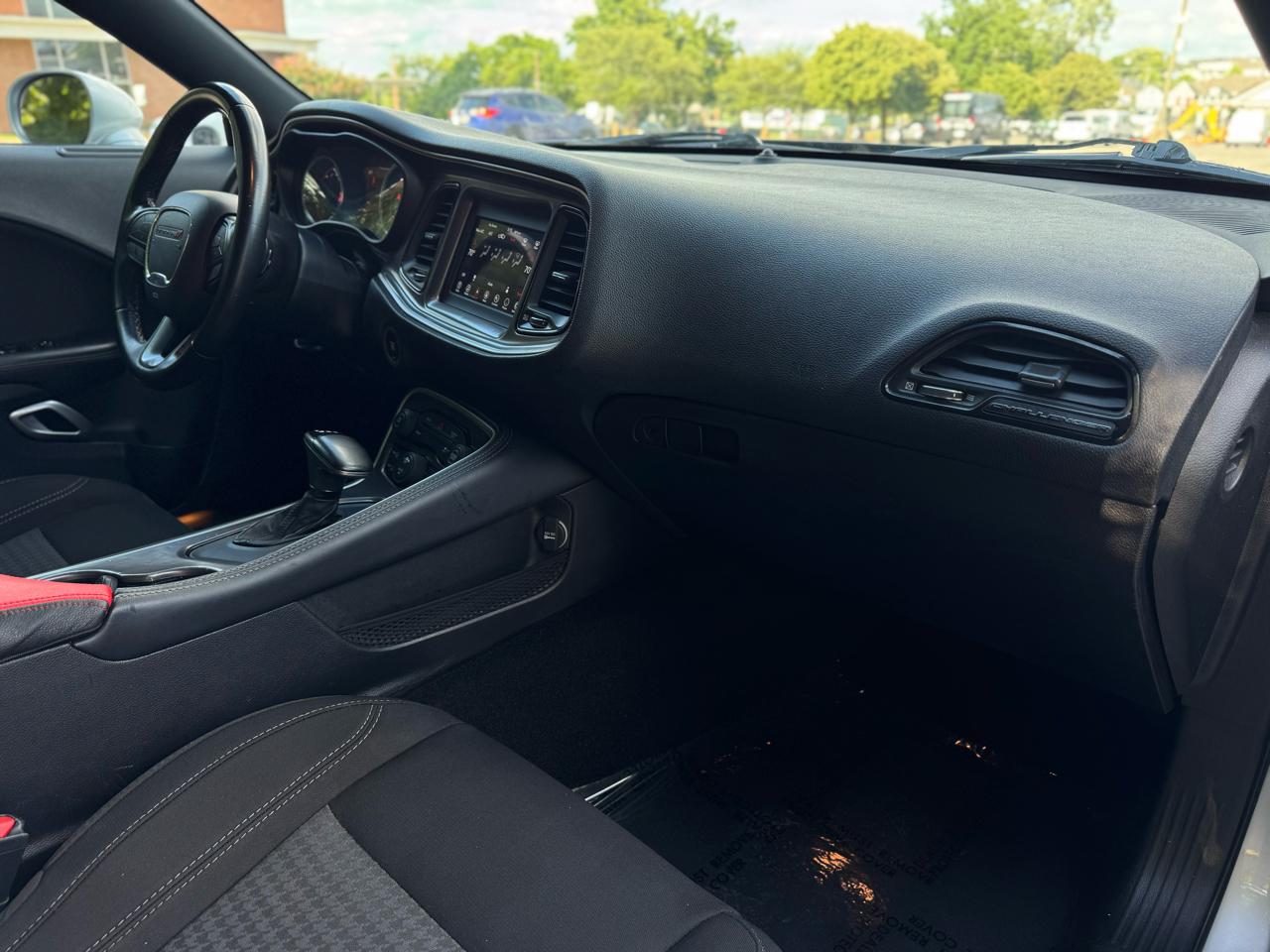 Dodge Challenger SXT 2021