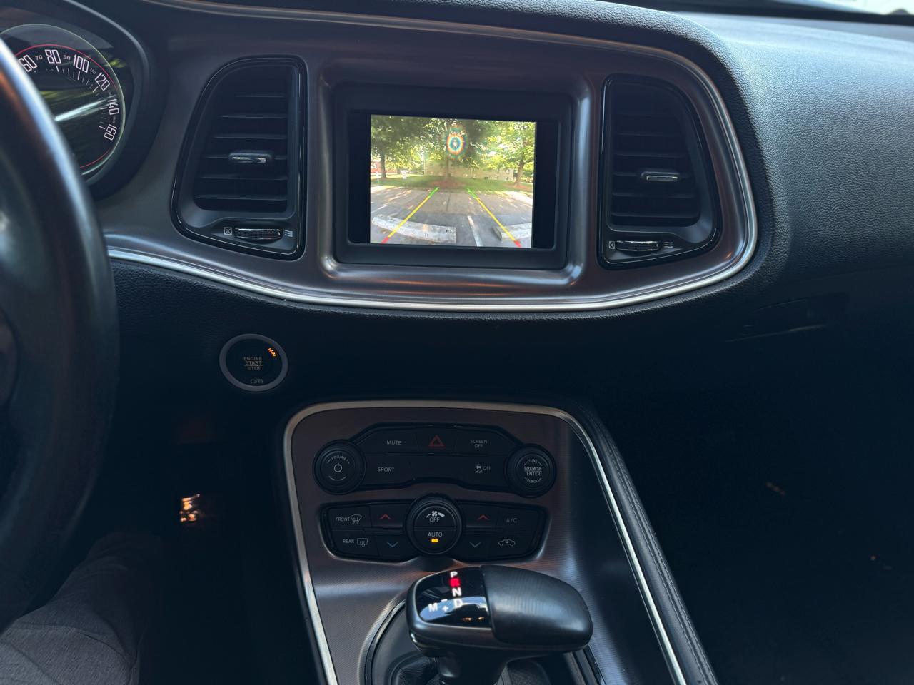 Dodge Challenger SXT 2021