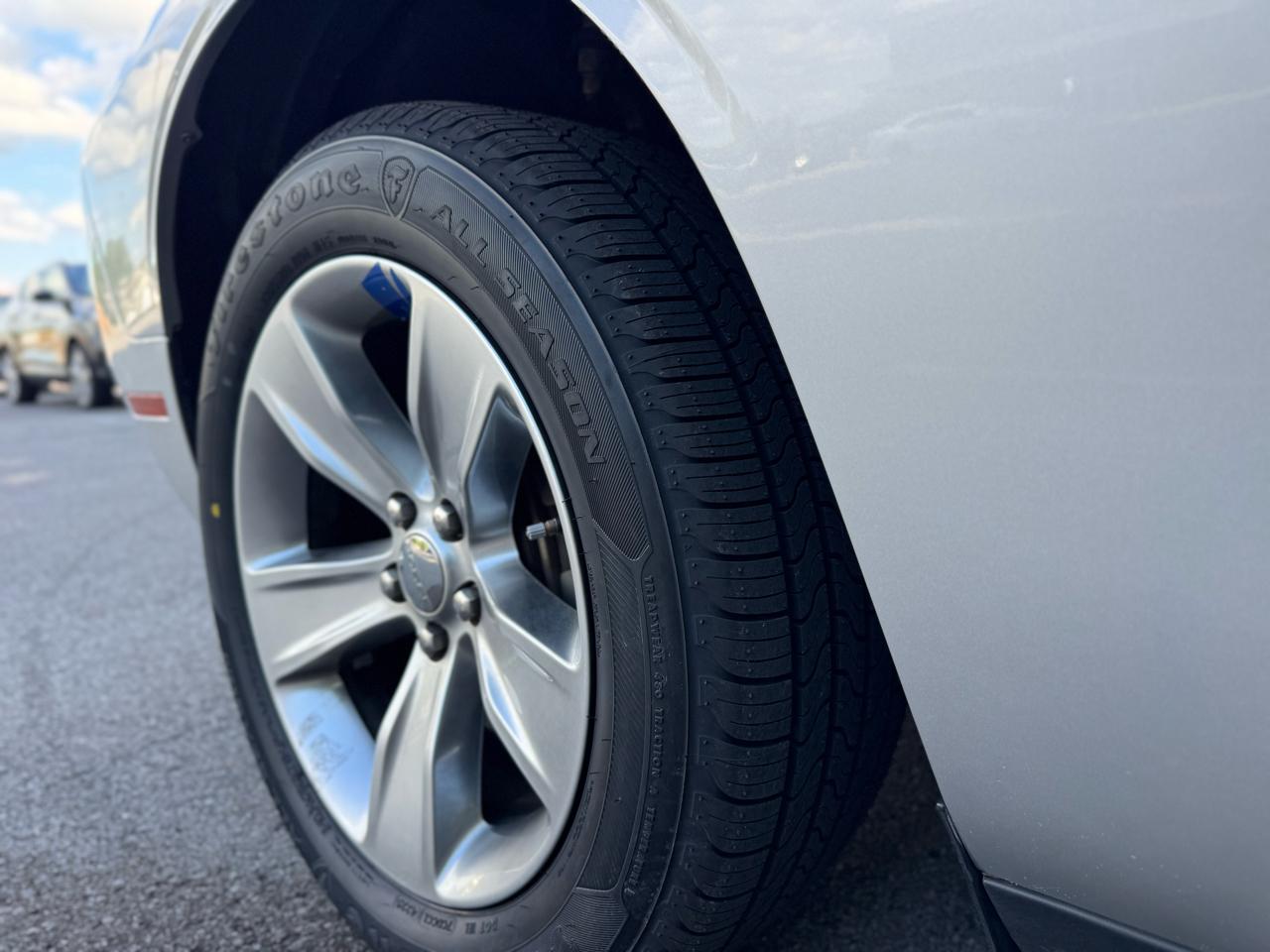 Dodge Challenger SXT 2021
