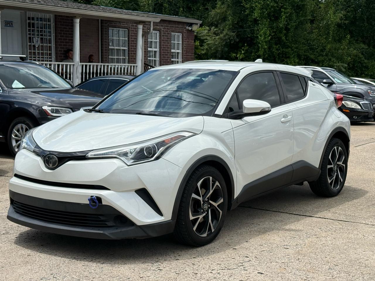 Toyota C-HR LE 2019