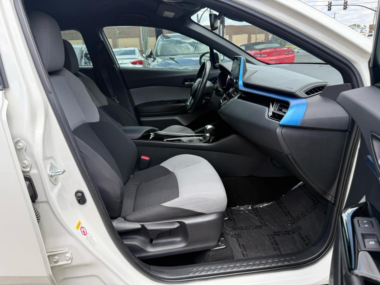 Toyota C-HR LE 2019