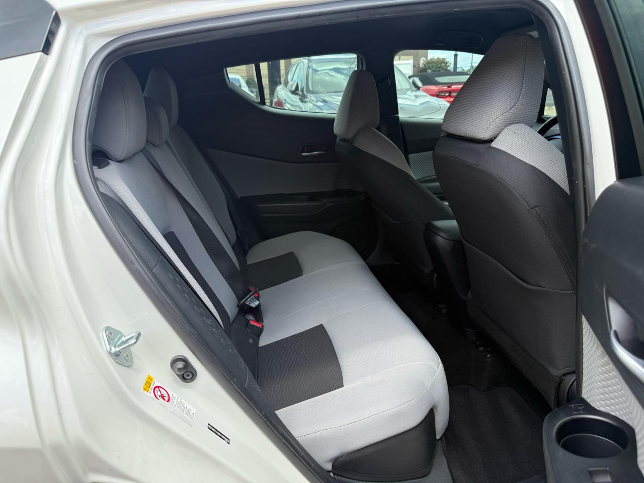 Toyota C-HR LE 2019