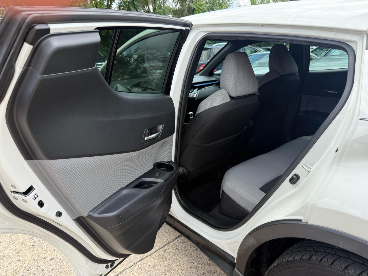 Toyota C-HR LE 2019