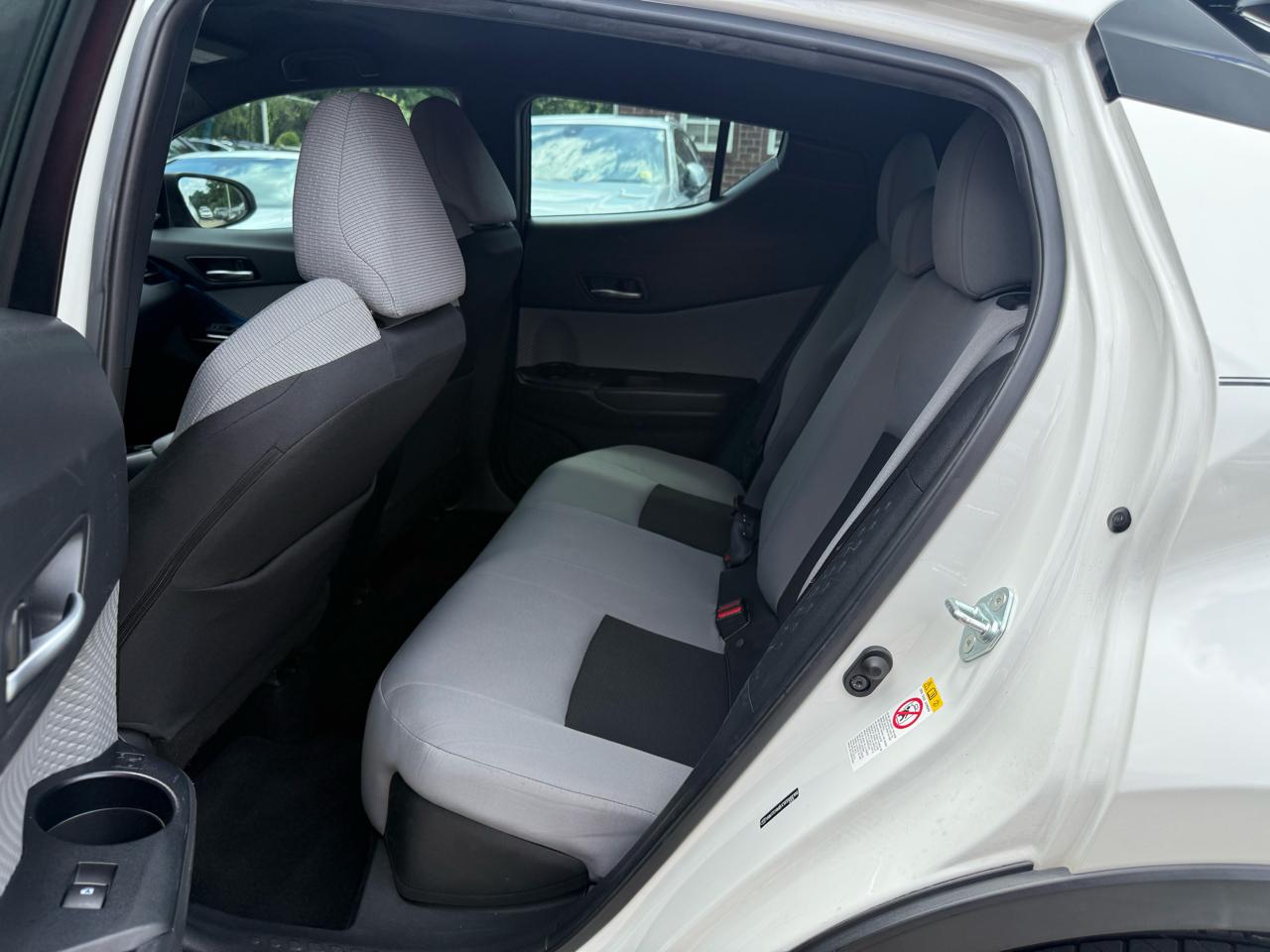 Toyota C-HR LE 2019