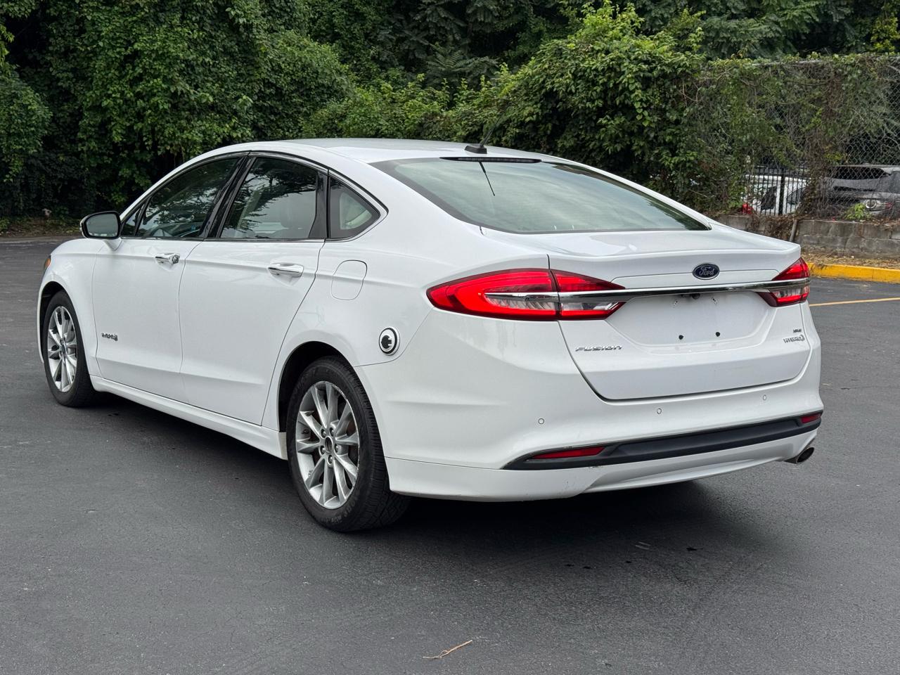 Ford Fusion Hybrid SE 2017