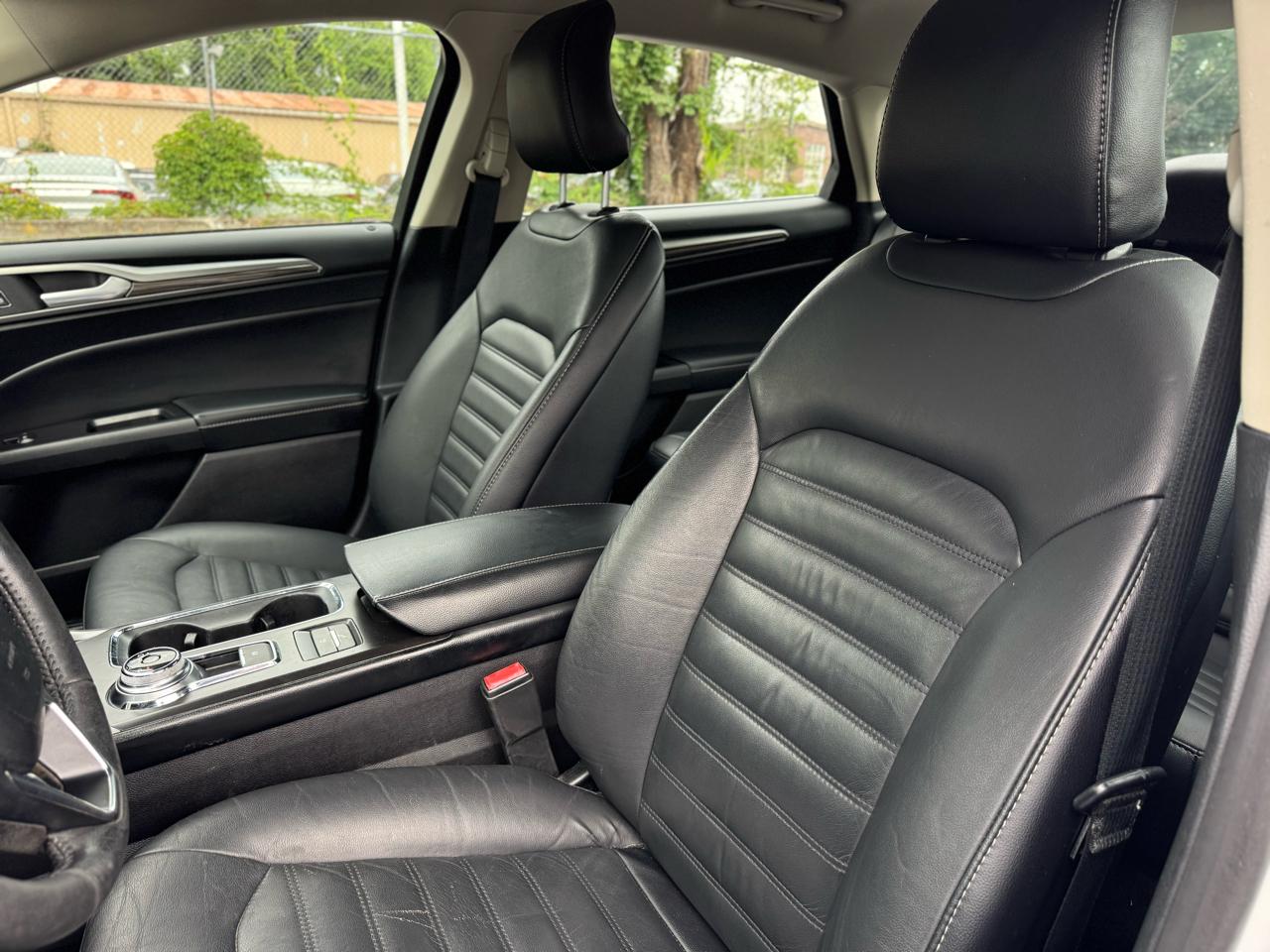 Ford Fusion Hybrid SE 2017