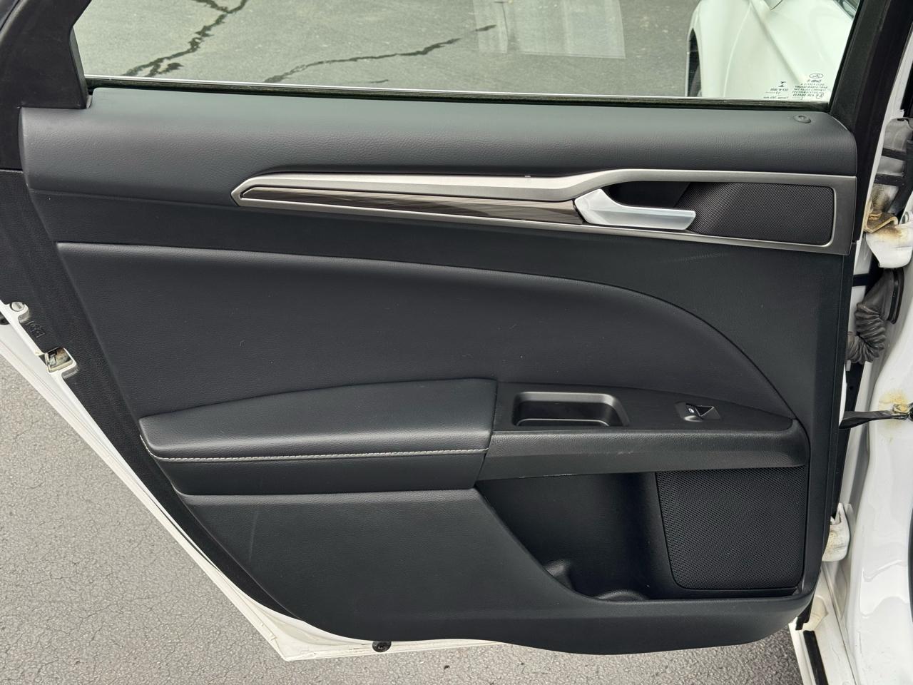 Ford Fusion Hybrid SE 2017