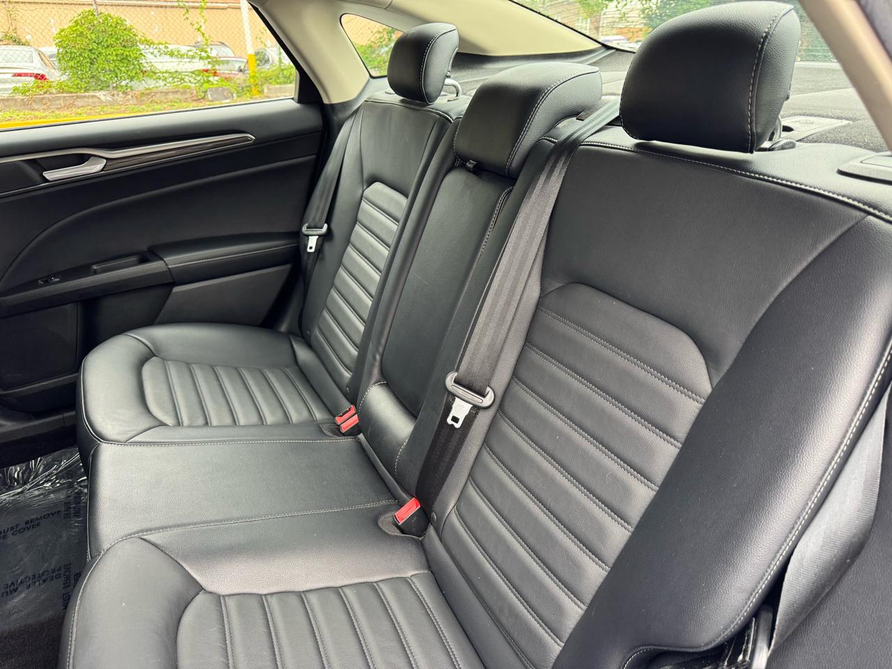Ford Fusion Hybrid SE 2017