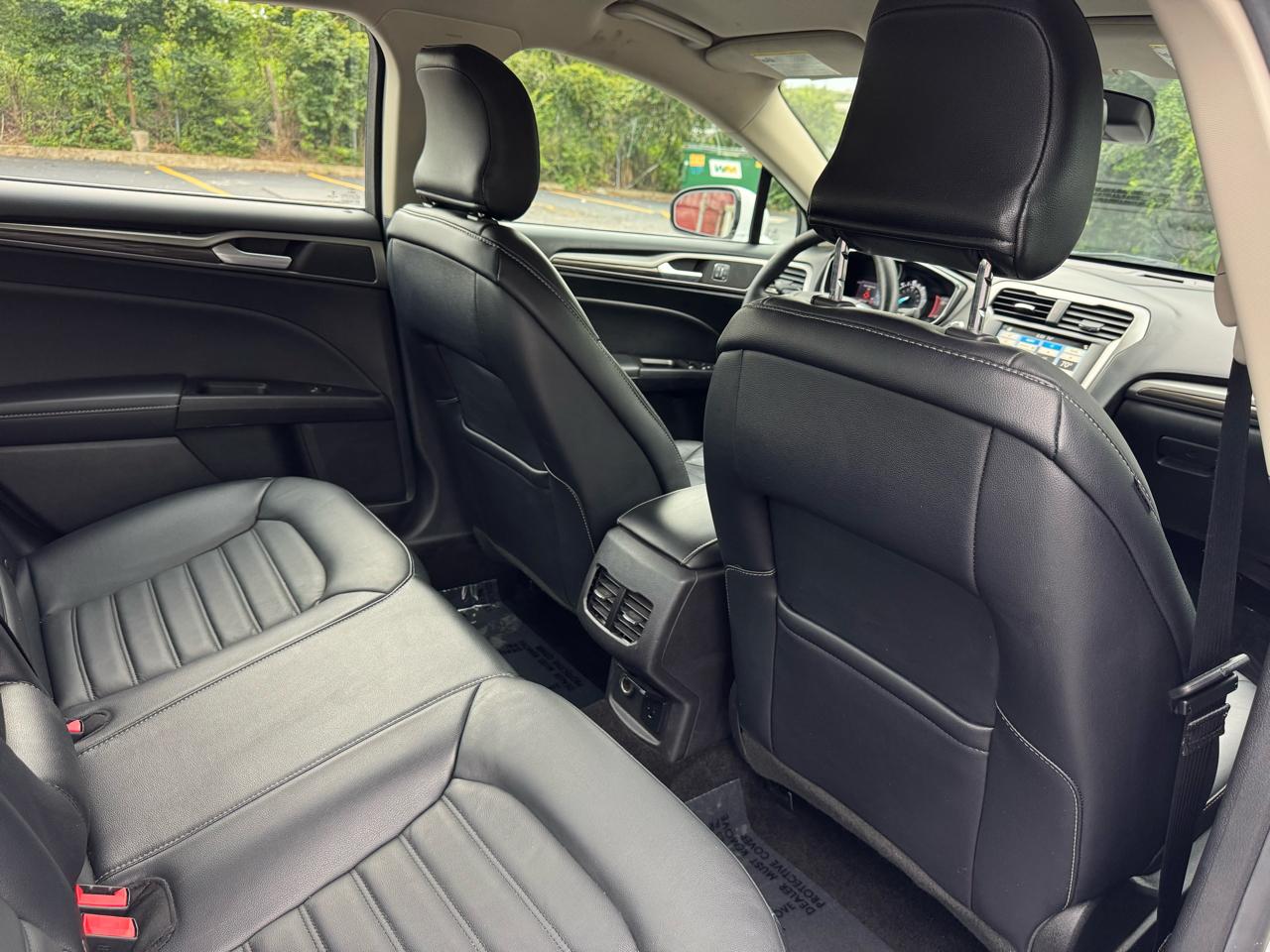 Ford Fusion Hybrid SE 2017