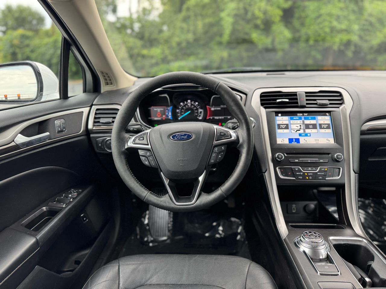 Ford Fusion Hybrid SE 2017
