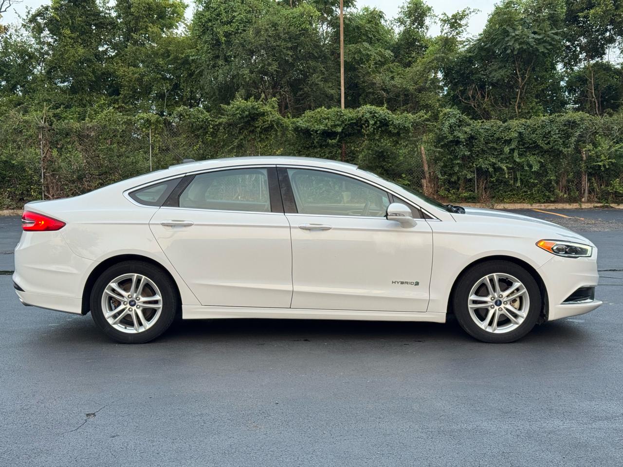 Ford Fusion Hybrid SE 2018