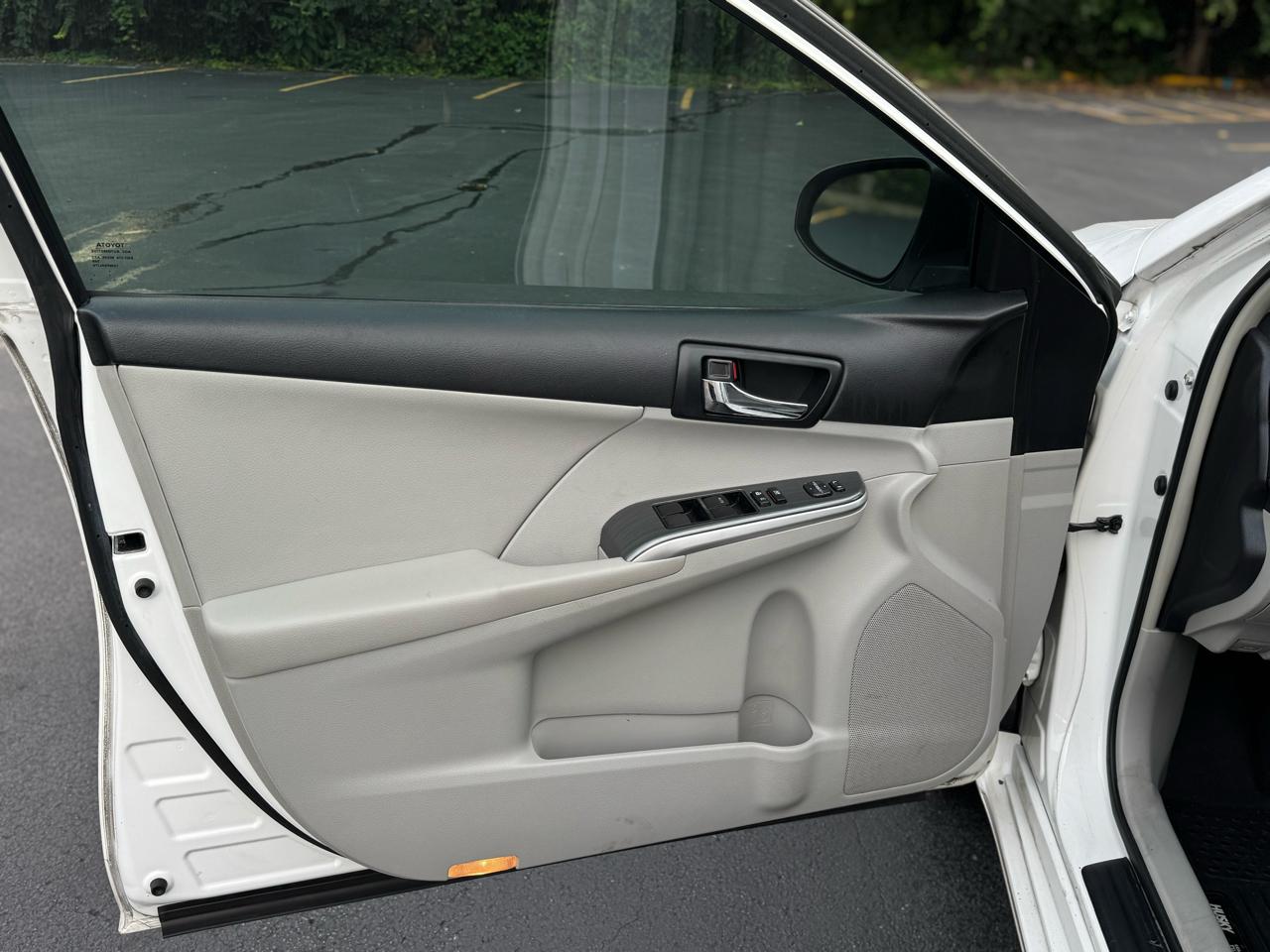 Toyota Camry Hybrid LE 2012