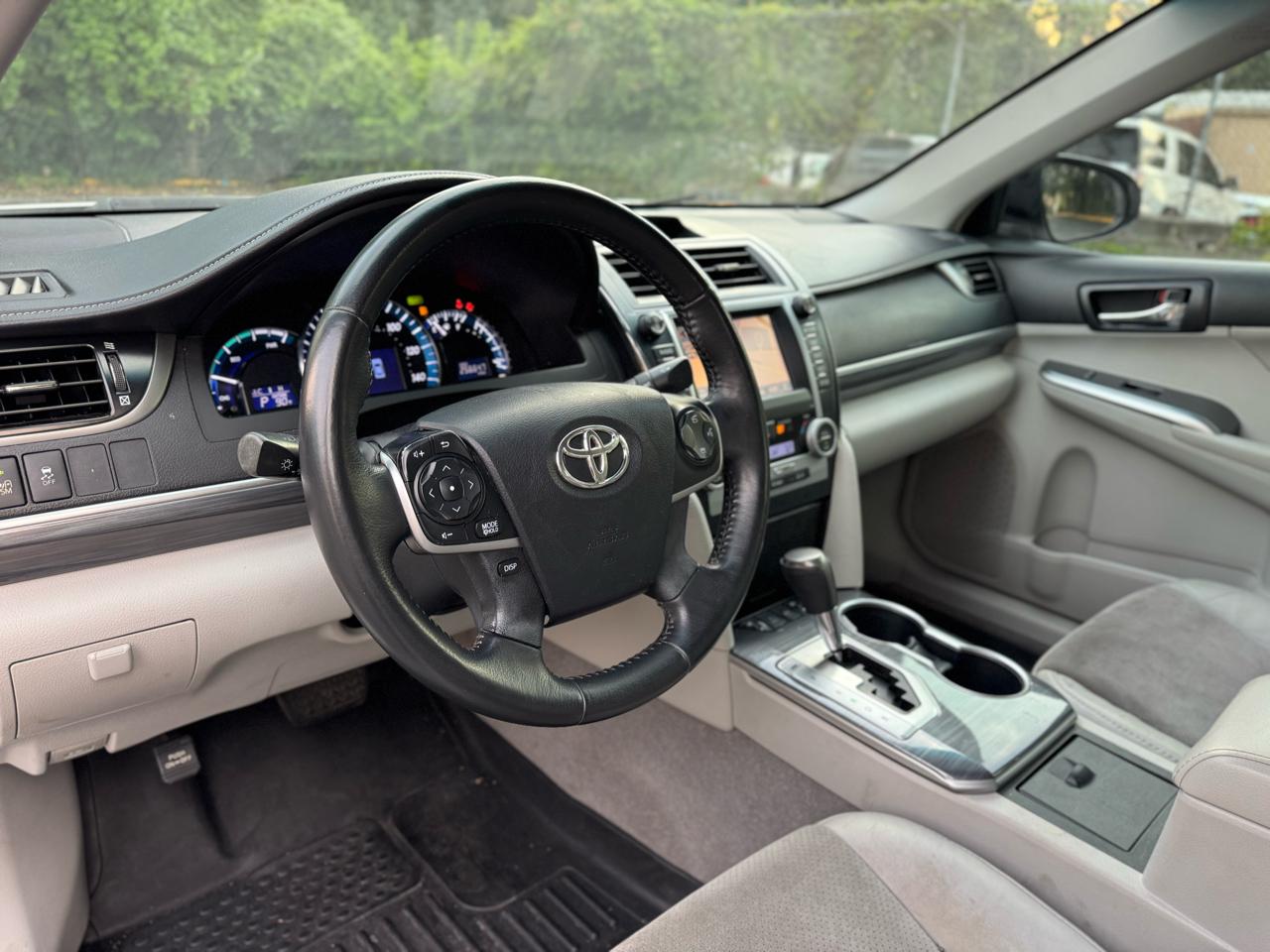 Toyota Camry Hybrid LE 2012
