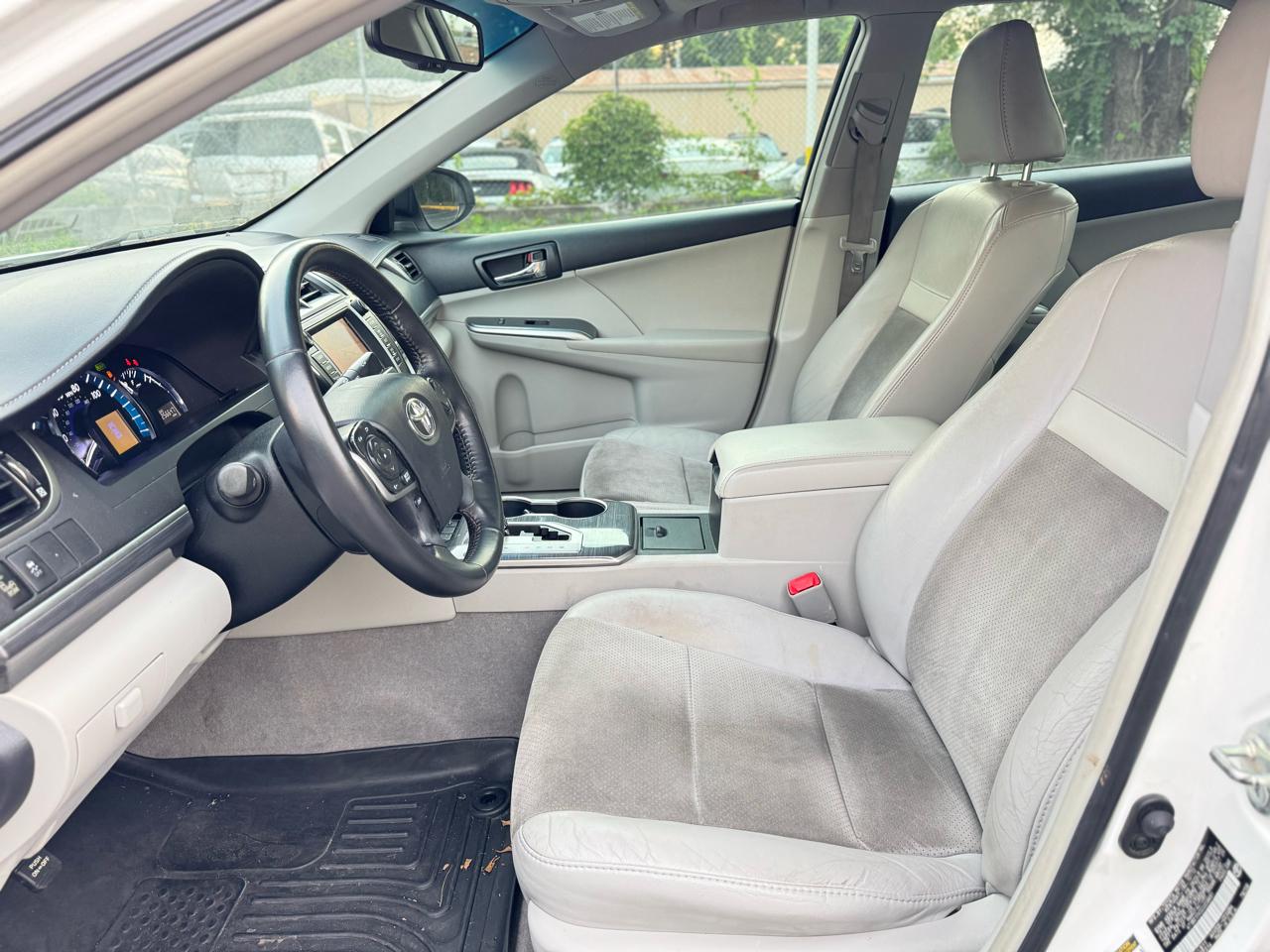 Toyota Camry Hybrid LE 2012