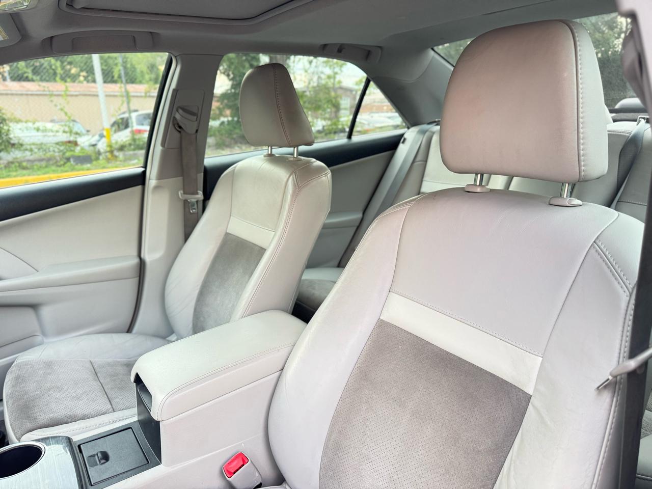 Toyota Camry Hybrid LE 2012