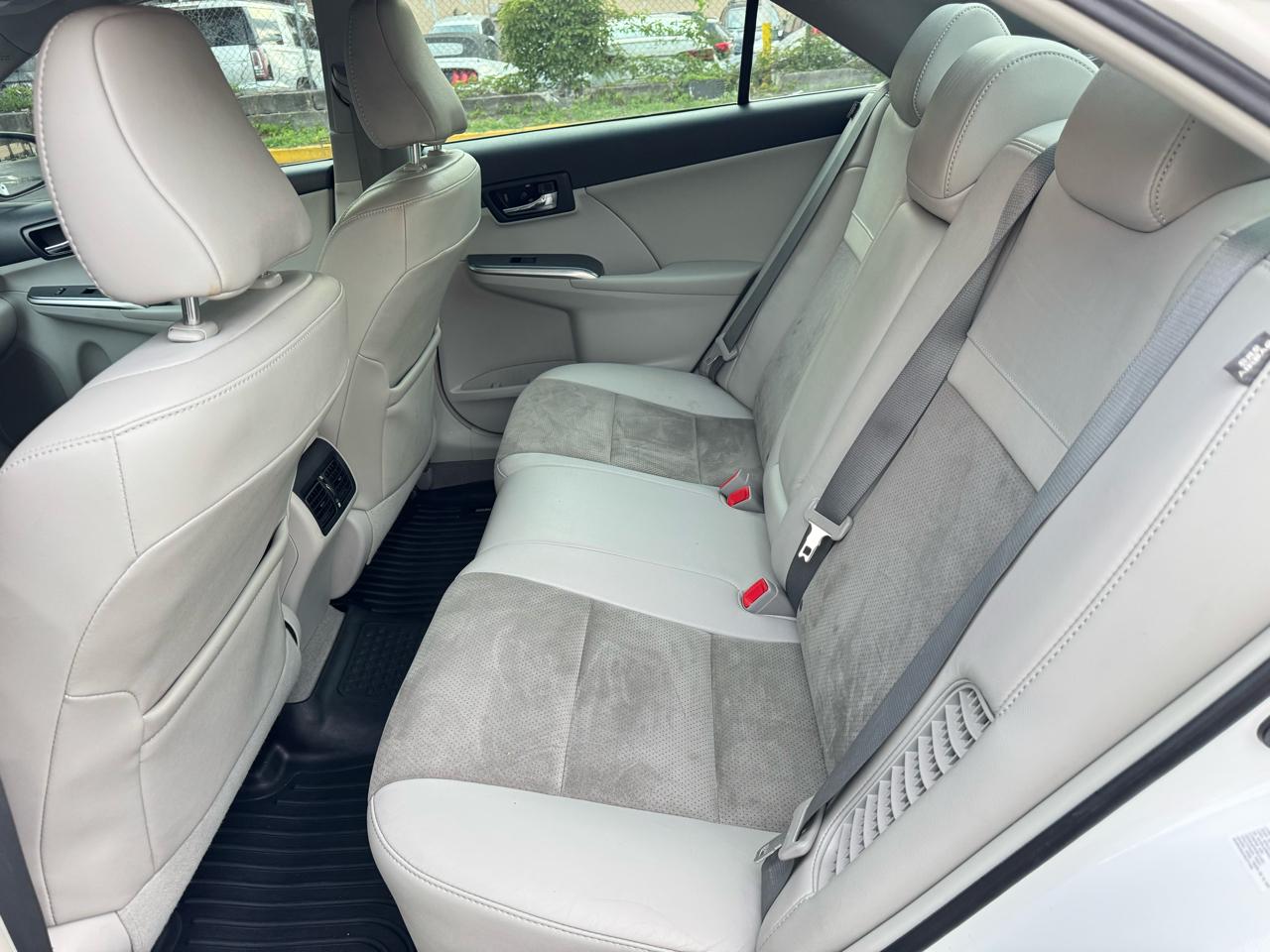Toyota Camry Hybrid LE 2012